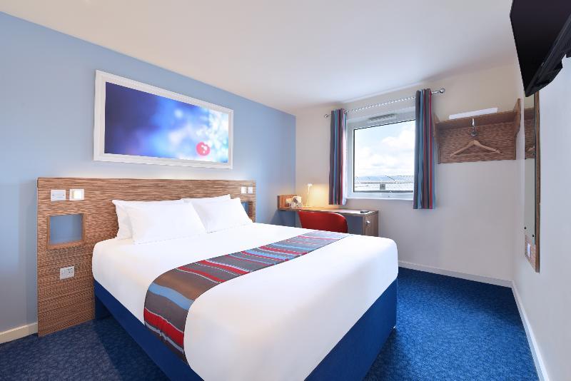 Travelodge Cardiff Central Queen Street Exterior photo
